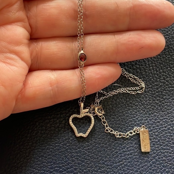 enchanted disney 1/10 ct. tw.‎ diamond snow white pendant in sterling silver EUC - Picture 3 of 4